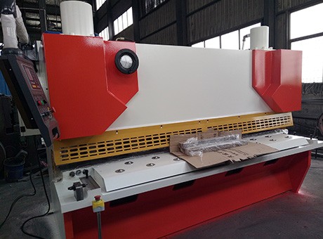 QC11Y-12X2500閘式剪板機-E21S
