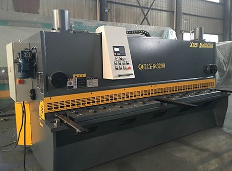 QC11K-6X3200液壓閘式氣動托料剪板機