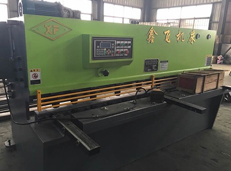 QC12Y-6X2500普通液壓擺式剪板機(jī)