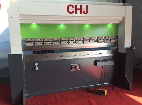 63T2500龍門上動(dòng)式液壓折彎機(jī)